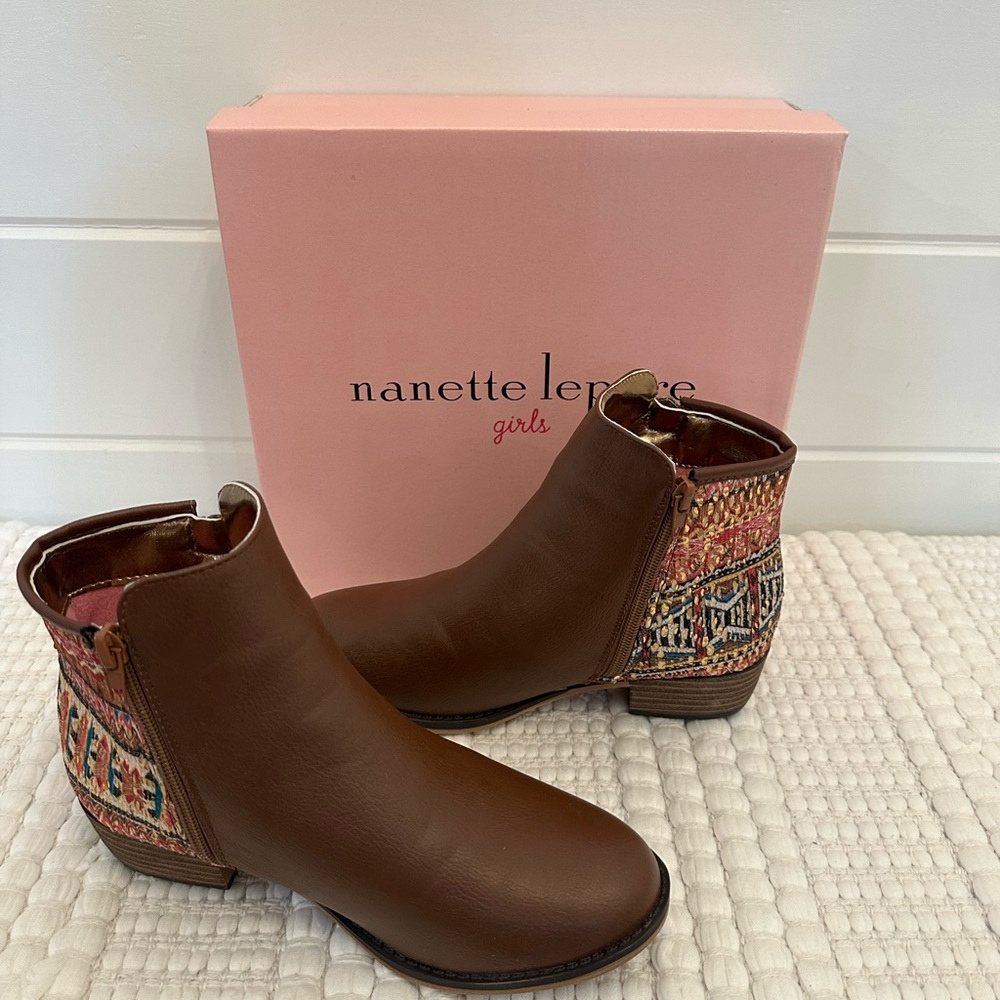 Nanette Lepore Girls Embroidered Short Boot Size 3